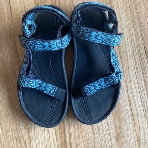 Like new Teva sandals